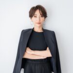 alt="副業で稼ぐ女性の画像"