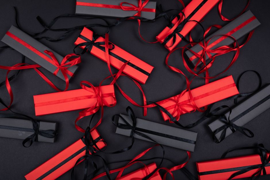 gift wrapping present